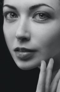 Blefaroplastia lifting facial y lipofilling | Dr Villamarín. El Dr. Villamarín es el mejor cirujano oculoplástico de blefaroplastia y rejuvenecimiento facial en Madrid y Valencia. Resultado natural. Mejor precio.