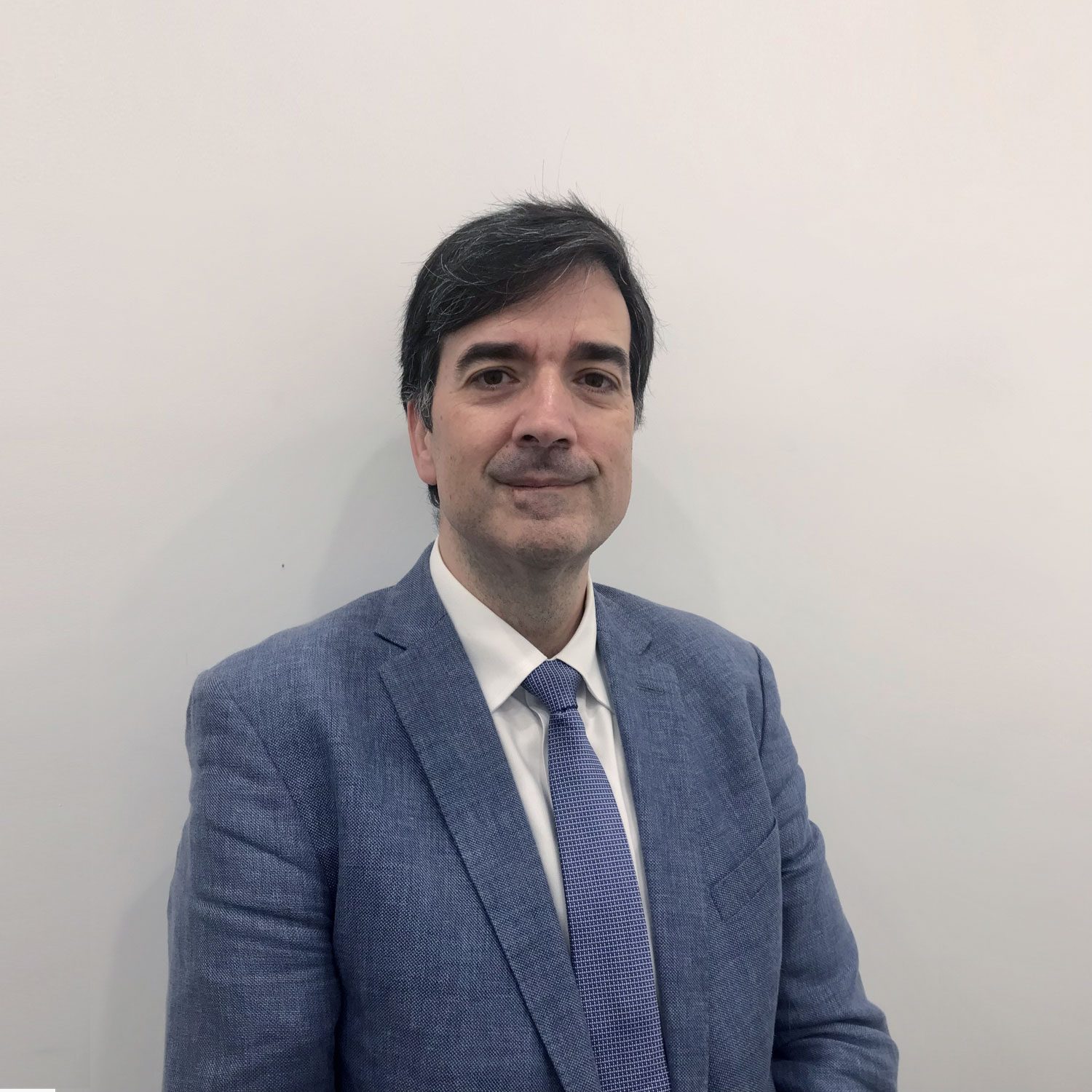 Dr. José Villamarín | Mejor Cirujano oculoplástico | Número 1 en Blefaroplastia madrid valencia . Blefaroplastia lifting facial y lipofilling | Dr Villamarín. El Dr. Villamarín es el mejor cirujano oculoplástico de blefaroplastia y rejuvenecimiento facial en Madrid y Valencia. Resultado natural. Mejor precio.